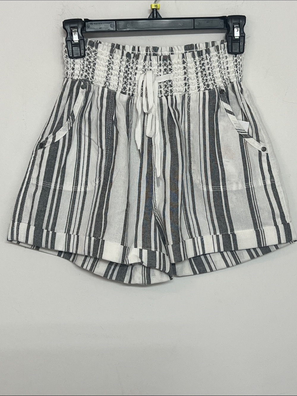 🌞 Ci Sono Smocked High-Waist Striped Shorts - White & Gray women size M